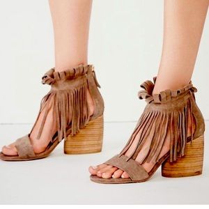 Free People Marino Brentwood Fringe sandal tan suede size 8